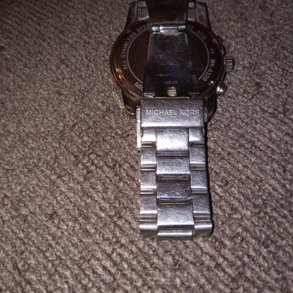 Watch - Picture 3 of 3